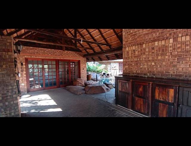 3 BEDROOM PROPERTY TO RENT IN MORELETAPARK